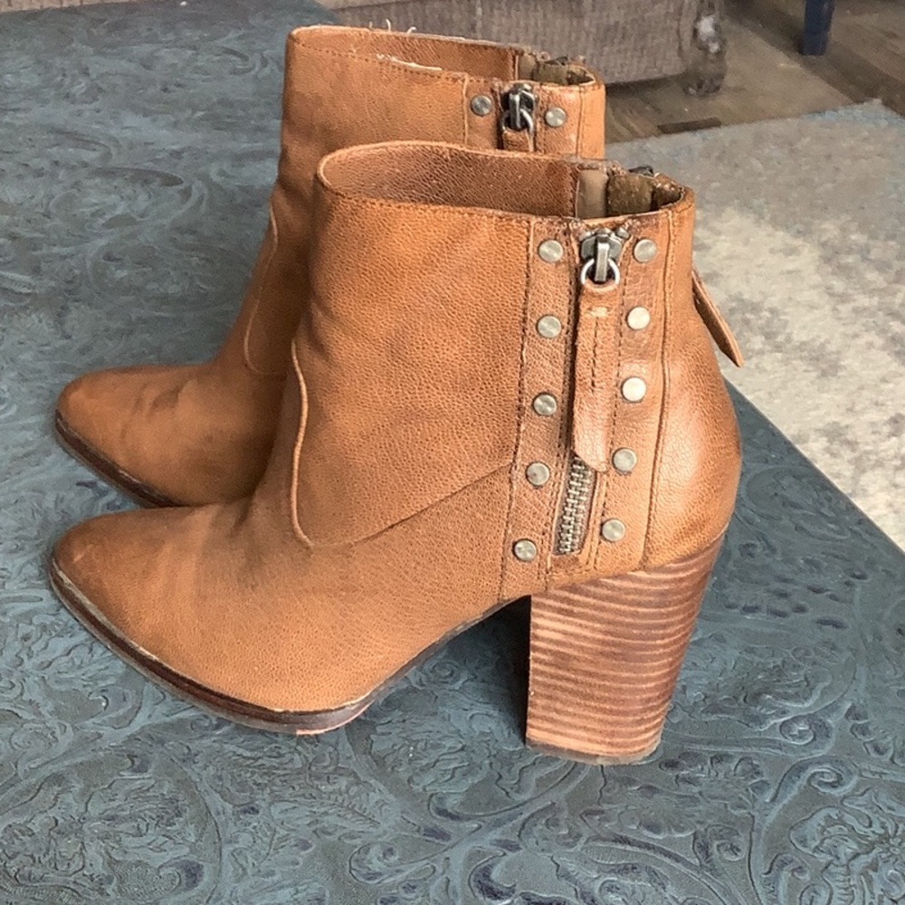 Vince Camuto Leather Booties Size 7.5